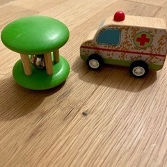 木のおもちゃ 木製 鈴 救急車