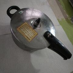 圧力鍋（3.8ﾘｯﾄﾙ）パール金属㈱製　中古品