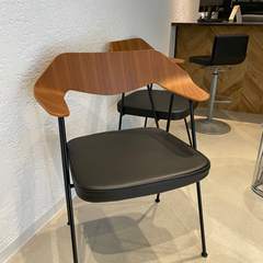 アクタス  チェア ウォールナット レザーシート4個　テーブル2個