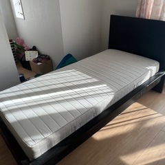 IKEAシングルベッドとマットレス