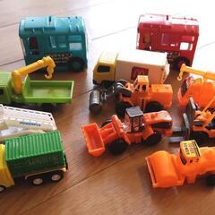 おもちゃトラック、ショベルカーなどミニカー玩具9点