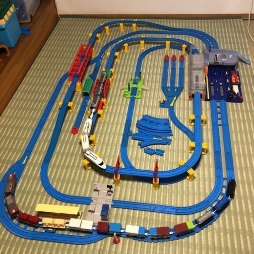 [売切れ]プラレール　今日から僕も駅長さん！レールレイアウトセット