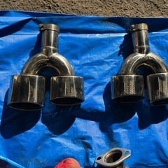 アルファード　ヴェルファイア マフラー　左右出し