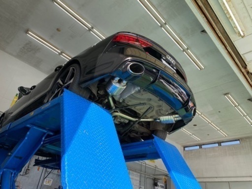 APRマフラー（アウディRS7、RS6装着可能）