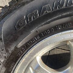 スタッドレスタイヤ　225/80/R15　デリカスペースギア使用