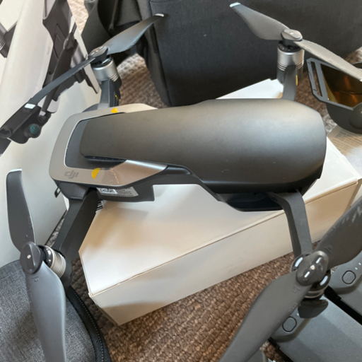 決まりました】【バッテリー5個】DJI Mavic air 付属品多数 ドローン 決まりました】【バッテリー5個】DJI Mavic air 付属品多数 ドローン