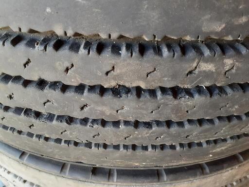 4t用ラジアルタイヤバリ山 節約 