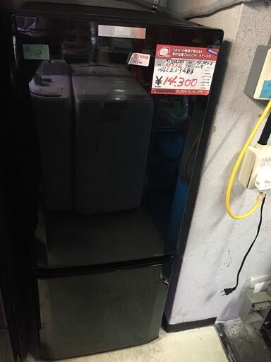 ☆中古 激安！！￥14,300！！＜おすすめ商品！＞MITSUBISHI　三菱　146㍑2ドア冷蔵庫　家電　2018年製　MR-P15D-B型　幅48cmｘ奥行60cmｘ高さ121cm　【BBL077】