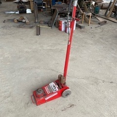 小野谷機工のパワージャッキです。