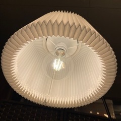 【売約済み】LE KLINT レ・クリント　2020年購入　フロア照明 SNOWDROP FLOOR スノードロップ　320M  フロアライト　デンマーク　北欧　モダン　間接照明　レクリント　ヤマギワ　yamagiwa キャンデックス　正規品　  LED照明　LED電球　付き　取り扱い説明書　付き　美品　カール・ハンセン　フットスイッチ　ルイスポールセン 