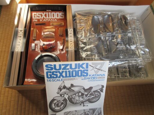 タミヤ　ＧＳＸ１１００Ｓ　カタナ　１/６　手渡し希望