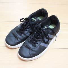 中古【adidas 黒】23.0cm