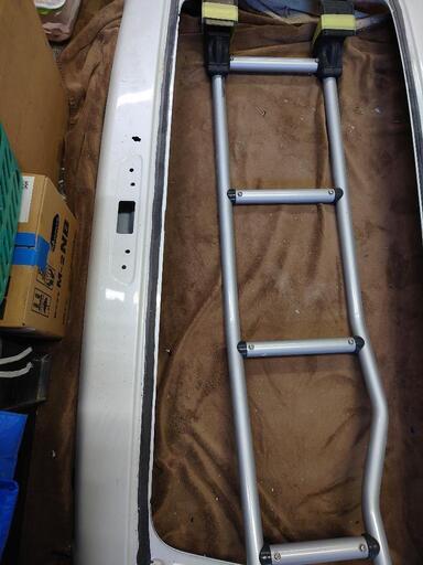 外装、車外用品 ハイエースバックドア ハシゴ付き