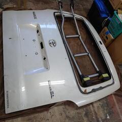 ハイエースバックドア ハシゴ付き