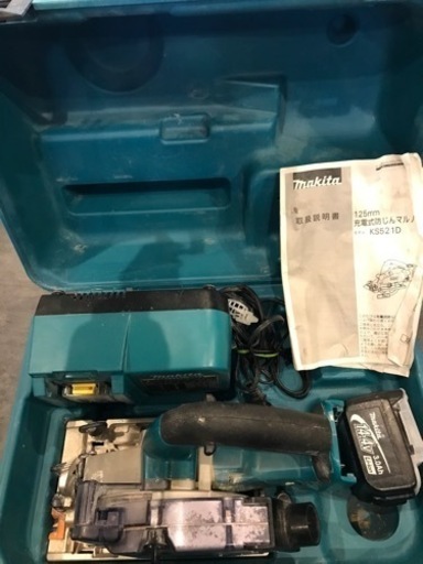 【中古】マキタ 125mm 防じん丸のこ KS521D