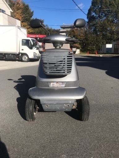 National製の電動車いす  老人 介護用 充電式 4車輪 中古品 美品 National製の電動車いす 老人 介護用 充電式 4車輪 中古品 【公式