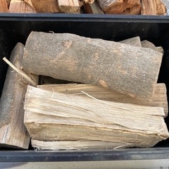 広葉樹　乾燥薪　焚き火などに　2箱30kg 