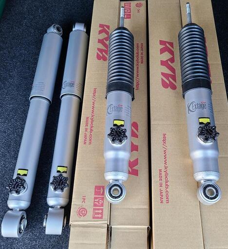 KYB エクステージショックアブソーバ ニッサン NV350 キャラバン 2WD VR2E26用 E-S21921252