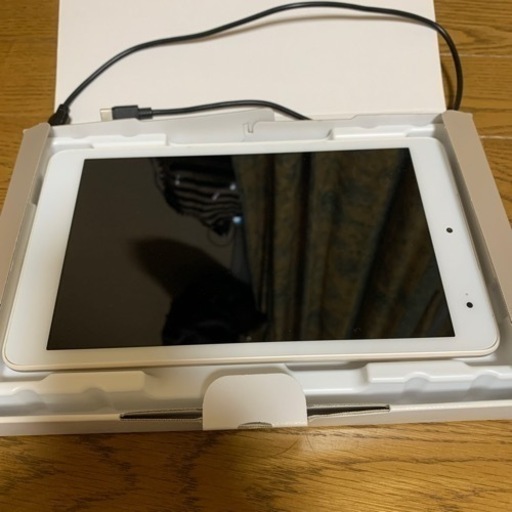 Qua tab QZ8 白　simロック解除済み