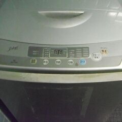 洗濯機　壊れています。部品が外れるまでは普通に使えていました。●...