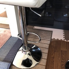 カウンターテーブル昇降式椅子2個セット − 埼玉県
