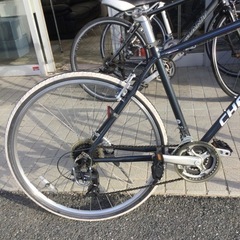 ★12/13 【✨ブルーとホワイトライン✨】参考上代39,900円 CHEVAUX 700cクロスバイク 自転車 STL020878