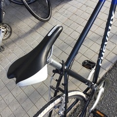 ★12/13 【✨ブルーとホワイトライン✨】参考上代39,900円 CHEVAUX 700cクロスバイク 自転車 STL020878