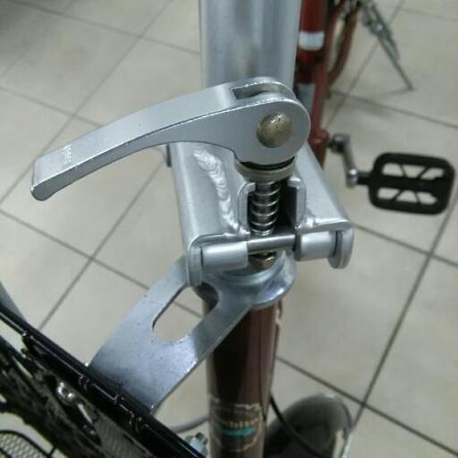 折りたたみ自転車折り畳み自転車20インチシマノ6段変速カゴ付ワイヤ錠