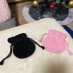 アクセサリー布製　ポーチ　巾着袋　ピンク　黒