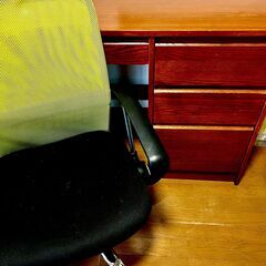 タバタ石川店で購入したばかりの中古机、椅子あげます