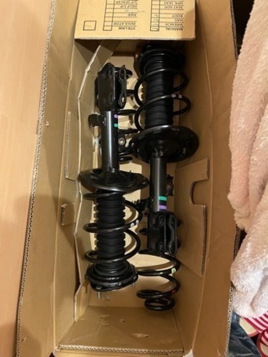 新車外し 純正サスペンション 80ノア