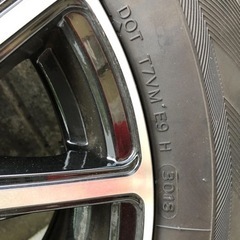 スタッドレスタイヤ4本　ホイールナット付き