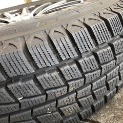 スタッドレスタイヤ4本　ホイールナット付き