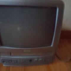 フナイのVHS一体型TVです。