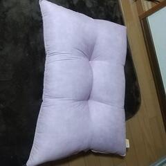 ホテル仕様のピンクの枕