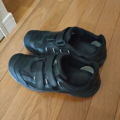 【ネット決済】安全靴。鉄板入り、屋内使用