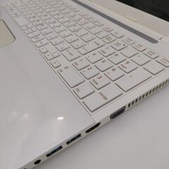 東芝 高性能4コア8スレッド版第4世代Core i7搭載 高速大容量SSD525G メモリ8G CD/DVD/BD読み書き 大画面15.6インチ テンキー webカメラ HDMI USB 3.0 Wifi対応 　Windows10搭載　＃1424981 東芝 高性能4コア8スレッド版第4世代Core i7搭載 高速大