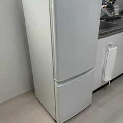 【ネット決済・配送可】三菱冷蔵庫 MR-P15EG-W