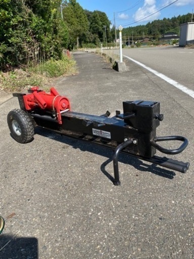 手動の薪割り機