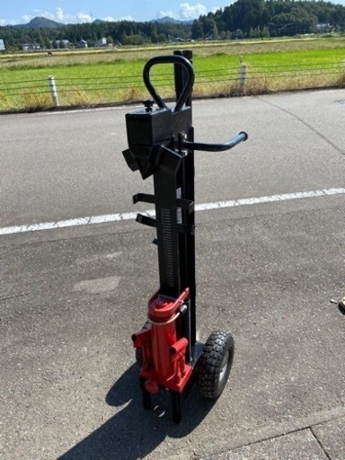 手動の薪割り機