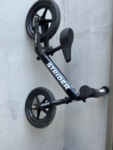 ストライダーブラック