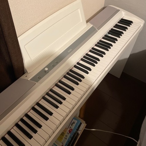 【在庫処分】 KORG  sp170s 電子ピアノ白　専用スタンド付き 鍵盤楽器、ピアノ