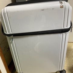 【ネット決済】　スーツケース大きめ使用感あり
