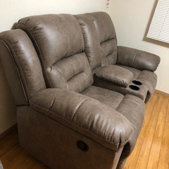 Ashleyリクライニングソファー2人掛け