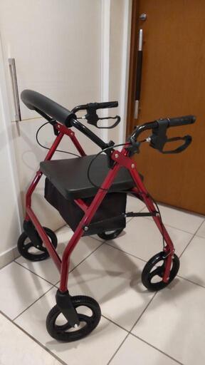 シルバーカー　　歩行器　手押し車