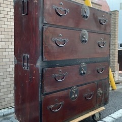 ◎大幅お値下げしました‼️ 逸品 希少 古い 時代箪笥 鍵付 検 衣装箪笥和箪笥和家具チェスト欅木地呂塗り無垢漆着物収納抽斗無垢材煎茶道具重圧鉄地金具欅玉杢古民藝お値下げ要相談‼️