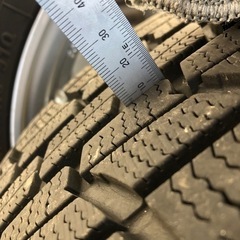 スタッドレスタイヤ 15インチ r15