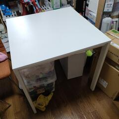 IKEAダイニングテーブル75×75
