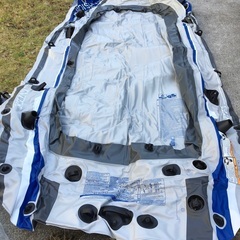 インテックスの5人乗りゴムボート、未使用品。