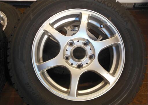★★　バリ山！　スタッドレス＆アルミホイールセット！　【２０５／６５Ｒ１５】　お届け可能です！　★★